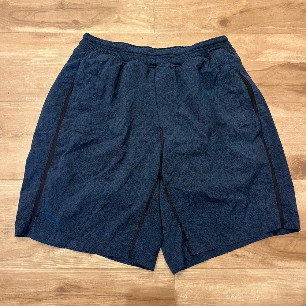 Lululemon Mens Large Blue Lined Athletic Shorts Athleisure Fitness